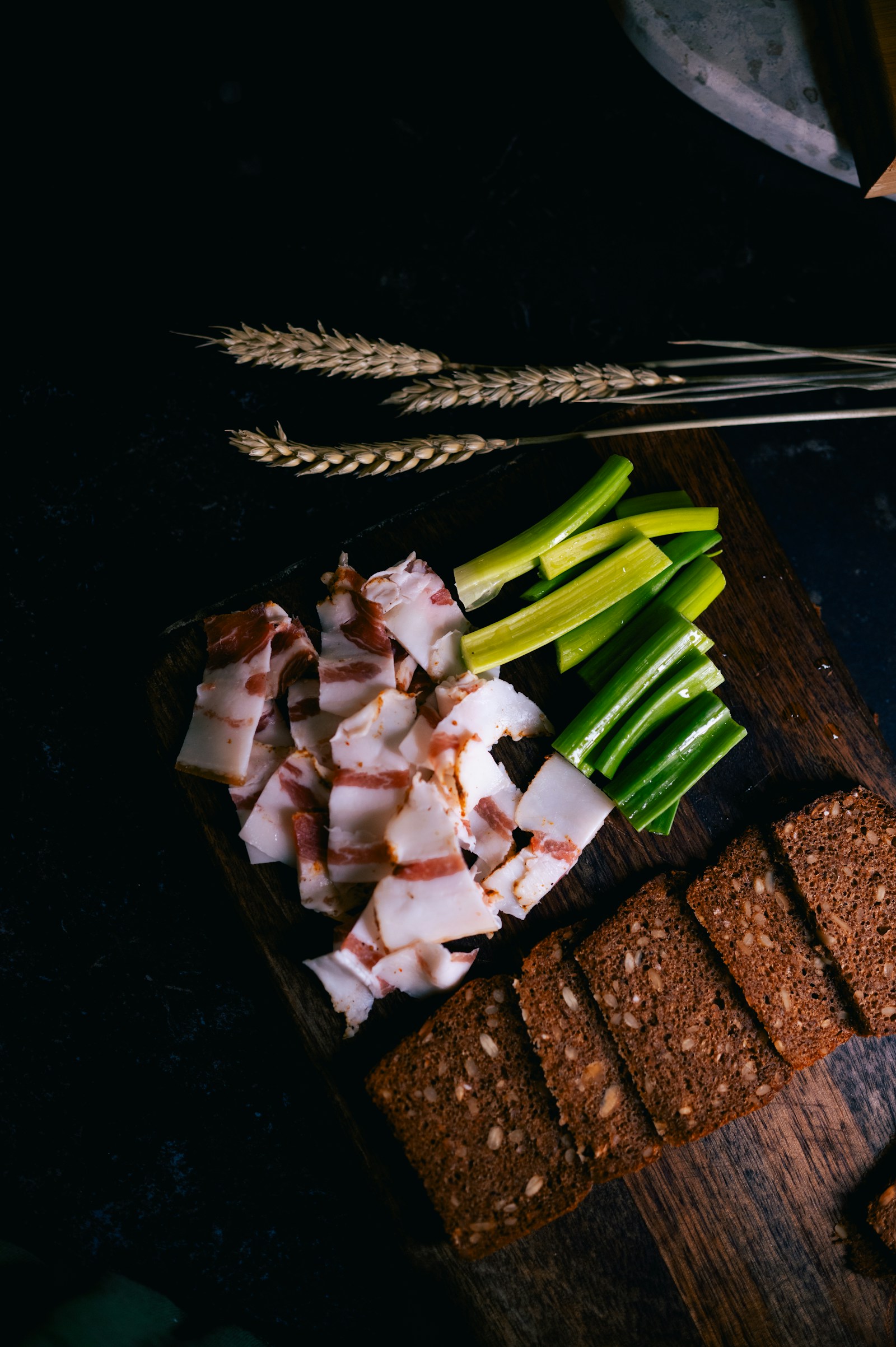 Beef Tallow vs Pork Lard: Which Animal Fat Is Better for Your Kitchen?